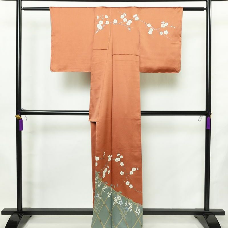 訪問着 美品 二代目清次郎 落款入り しつけ糸付き 正絹 花柄 袷仕立て 身丈161cm 裄丈62cm リサイクル着物 着物 共八掛 金彩 入学式 卒業式 七五三 お宮参り フォーマル 雀茶 茶_画像2