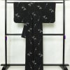 紬 しつけ糸付き 正絹 その他の柄 袷仕立て 身丈163cm 裄丈63.5cm リサイクル着物 着物 モダン 洒落 簪 かんざし 黒_画像2