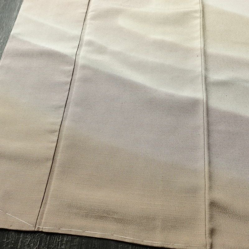 付け下げ 良品 民芸意裳紬 落款入り しつけ糸付き 正絹 流水・波柄 袷仕立て 身丈163.5cm 裄丈68.5cm リサイクル着物 着物 シンプル ピンク_画像4