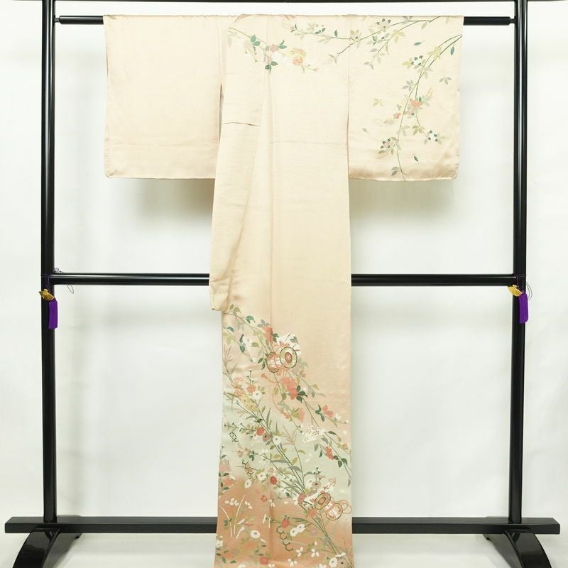 訪問着 良品 しつけ糸付き 正絹 古典柄 袷仕立て 身丈164cm 裄丈66.5cm リサイクル着物 着物 箔 入学式 卒業式 七五三 お宮参り フォーマル 菊 ピンクベージュ ベージュ_画像2