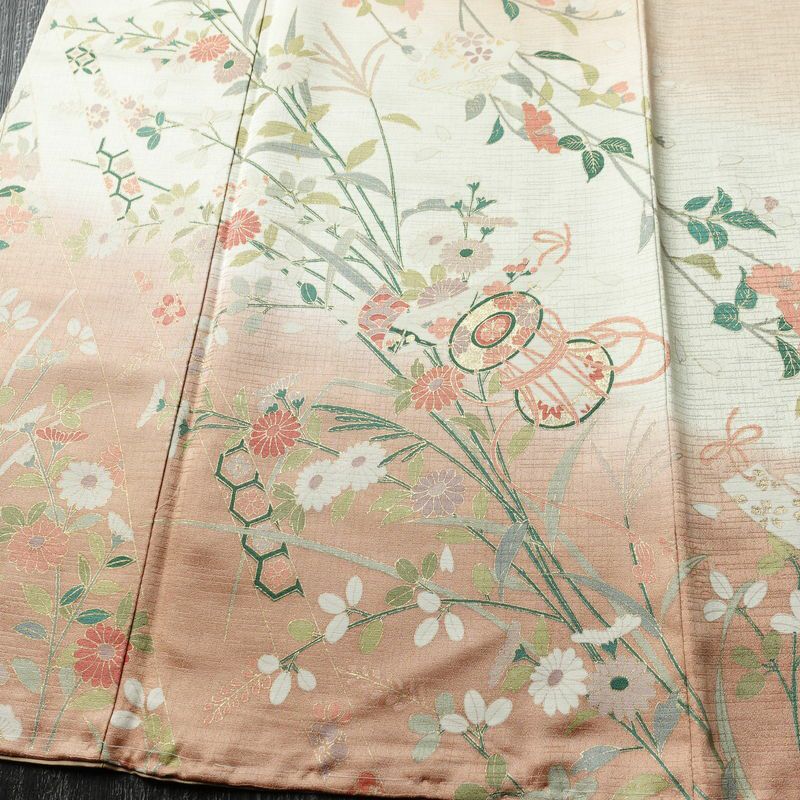 訪問着 良品 しつけ糸付き 正絹 古典柄 袷仕立て 身丈164cm 裄丈66.5cm リサイクル着物 着物 箔 入学式 卒業式 七五三 お宮参り フォーマル 菊 ピンクベージュ ベージュ_画像4