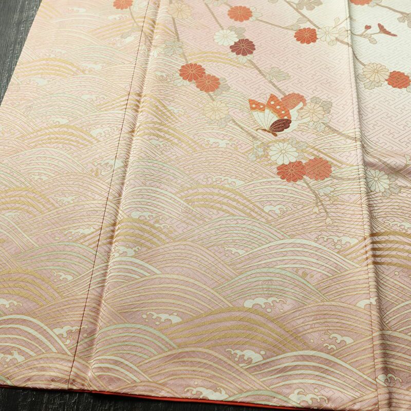 訪問着 落款入り 綸子 伊達衿付き 金駒刺繍 正絹 花柄 袷仕立て 身丈158.5cm 裄丈67cm リサイクル着物 着物 蝶 金彩 入学式 卒業式 七五三 お宮参り フォーマル ピンク_画像4