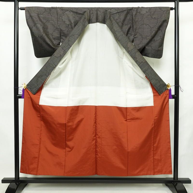 大島紬 良品 純泥染 証紙あり 正絹 古典柄 袷仕立て 身丈154cm 裄丈63cm リサイクル着物 着物 モダン 茶_画像3