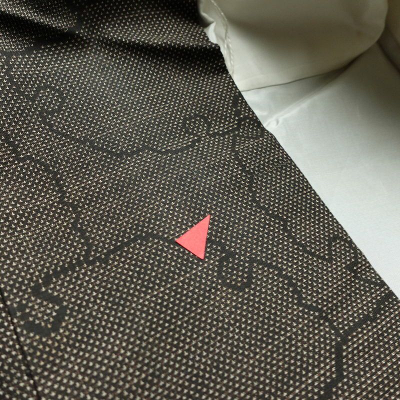 大島紬 良品 純泥染 証紙あり 正絹 古典柄 袷仕立て 身丈154cm 裄丈63cm リサイクル着物 着物 モダン 茶_画像18