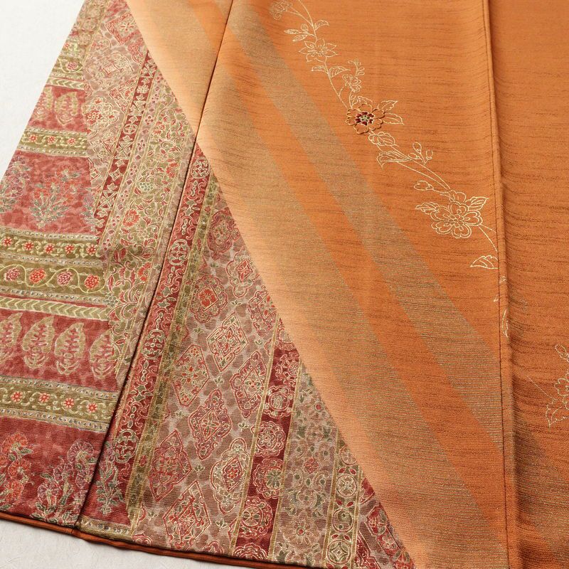 付け下げ 正絹 幾何学柄・抽象柄 袷仕立て 身丈158.5cm 裄丈66cm リサイクル着物 着物 刺繍 金彩 フォーマル 茶_画像4