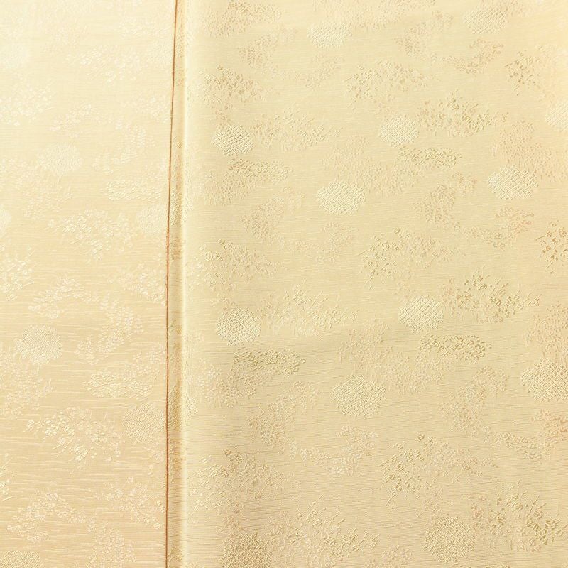 色無地 美品 しつけ糸付き 一つ紋付き 正絹 木の葉・植物柄 袷仕立て 身丈161.5cm 裄丈65.5cm リサイクル着物 着物 入学式 卒業式 お茶会 七五三 お宮参り フォーマル 上品 淡オレンジ 橙_画像6