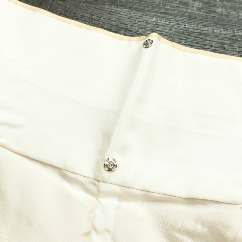 色無地 美品 しつけ糸付き 一つ紋付き 正絹 木の葉・植物柄 袷仕立て 身丈161.5cm 裄丈65.5cm リサイクル着物 着物 入学式 卒業式 お茶会 七五三 お宮参り フォーマル 上品 淡オレンジ 橙_画像20