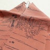 小紋 南部幸雄 落款入り 縮緬 総柄 正絹 風景柄 袷仕立て 身丈164.5cm 裄丈65cm リサイクル着物 着物 モダン 真赭色 ピンク_画像19