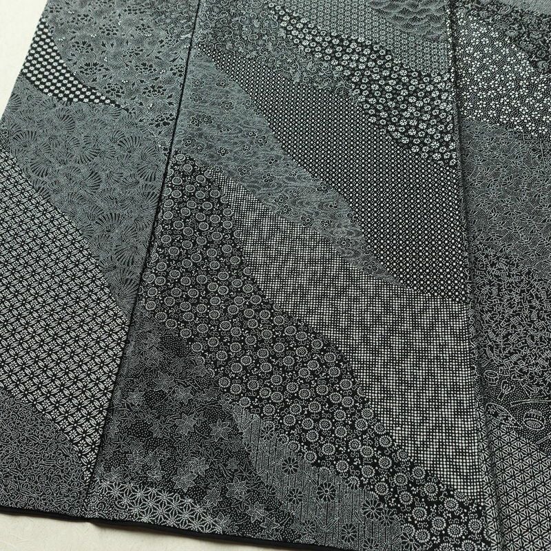 小紋 良品 小紋師 北原寿永 落款入り 縮緬 江戸小紋 総柄 正絹 古典柄 袷仕立て 身丈159.5cm 裄丈64.5cm リサイクル着物 着物 黒_画像4