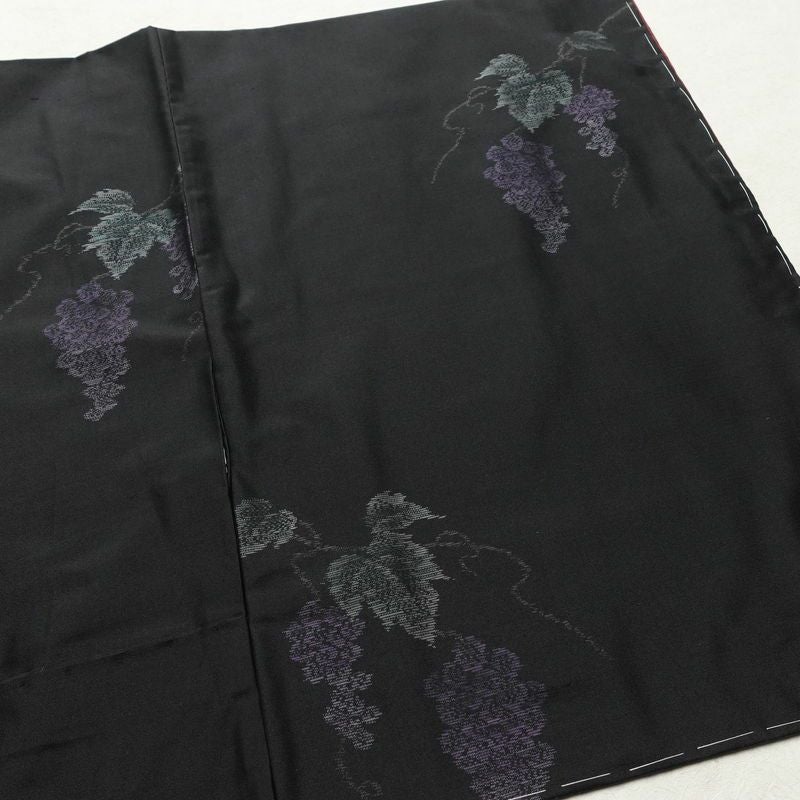 大島紬 良品 証紙あり しつけ糸付き 正絹 木の葉・植物柄 袷仕立て 身丈157cm 裄丈62.5cm リサイクル着物 着物 シンプル 葡萄 洒落 黒_画像13