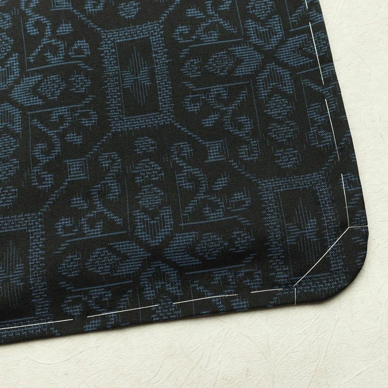 紬 しつけ糸付き 正絹 幾何学柄・抽象柄 袷仕立て 身丈163cm 裄丈64.5cm リサイクル着物 着物 モダン 黒_画像15