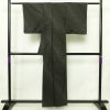 大島紬 美品 証紙あり しつけ糸付き 正絹 古典柄 袷仕立て 身丈156.5cm 裄丈63.5cm リサイクル着物 着物 モダン シンプル 黒_画像2