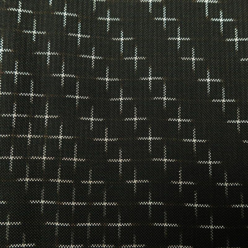 大島紬 美品 証紙あり しつけ糸付き 正絹 古典柄 袷仕立て 身丈156.5cm 裄丈63.5cm リサイクル着物 着物 モダン シンプル 黒_画像10