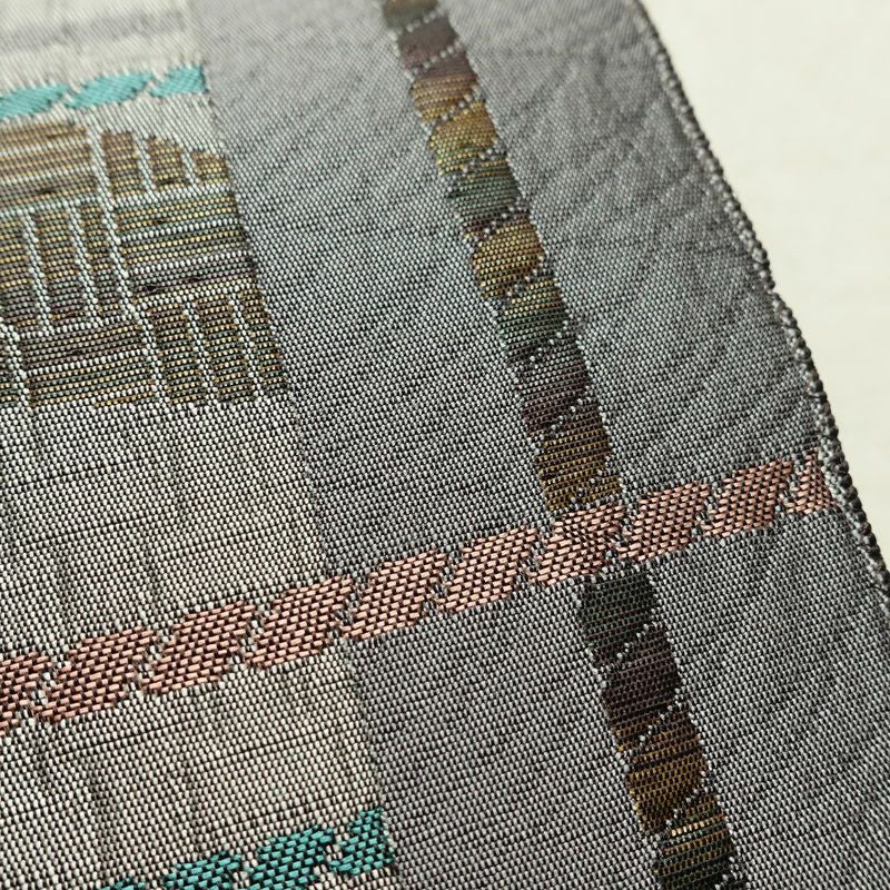 名古屋帯 六通柄 美品 正絹 幾何学柄・抽象柄 通し仕立て なごや帯 リサイクル帯 帯 未使用品 多色使い_画像7