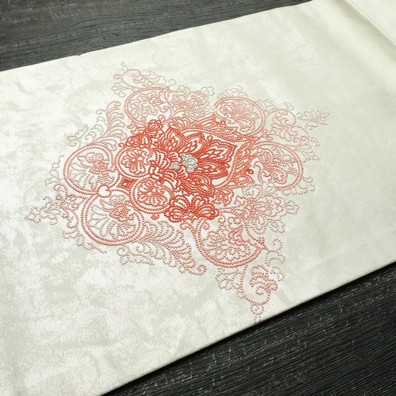 名古屋帯 太鼓柄 良品 しつけ糸付き 相良刺繍 正絹 幾何学柄・抽象柄 名古屋仕立て なごや帯 リサイクル帯 帯 刺繍 白_画像12