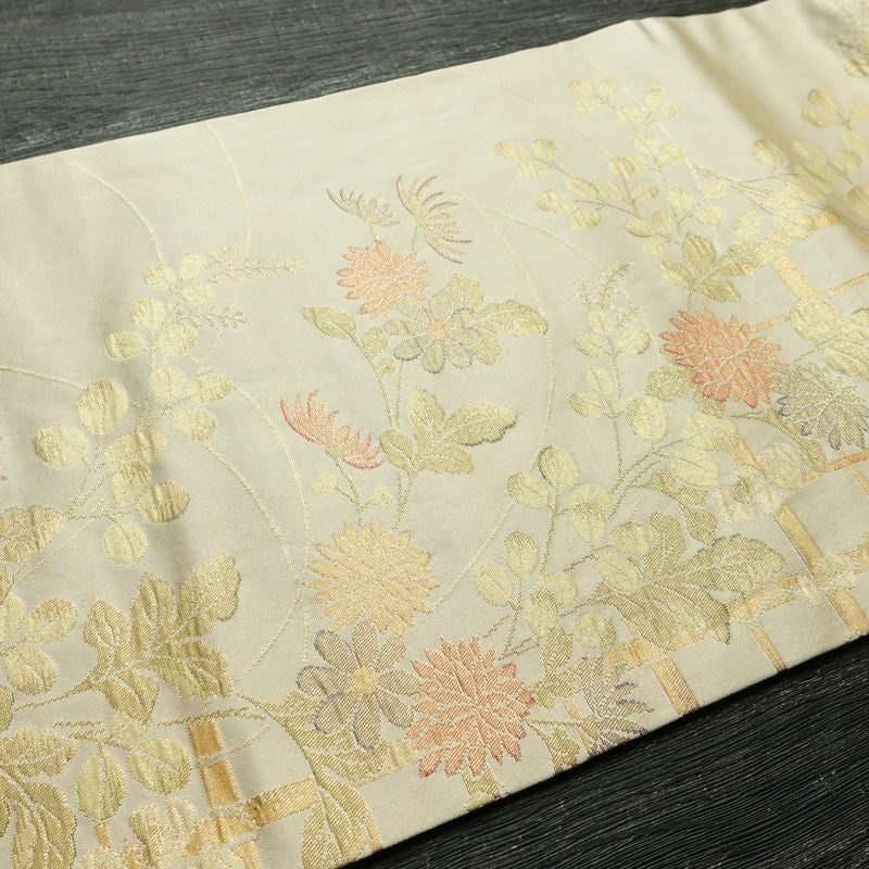 名古屋帯 六通柄 正絹 花柄 名古屋仕立て なごや帯 リサイクル帯 帯 箔 金糸 ベージュ_画像11