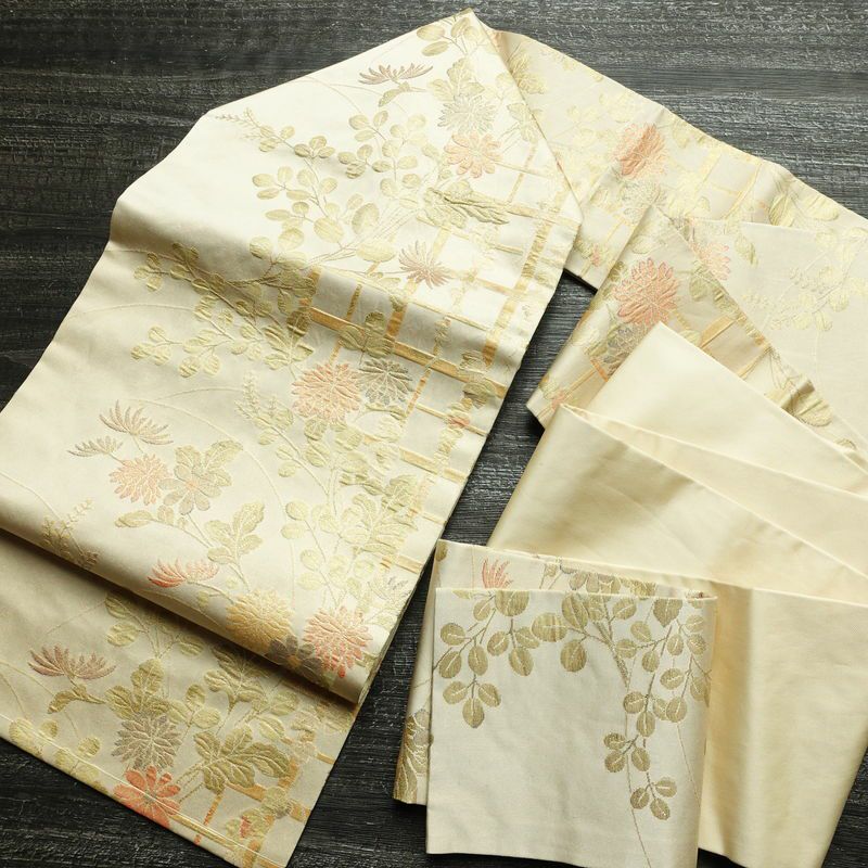 名古屋帯 六通柄 正絹 花柄 名古屋仕立て なごや帯 リサイクル帯 帯 箔 金糸 ベージュ_画像17