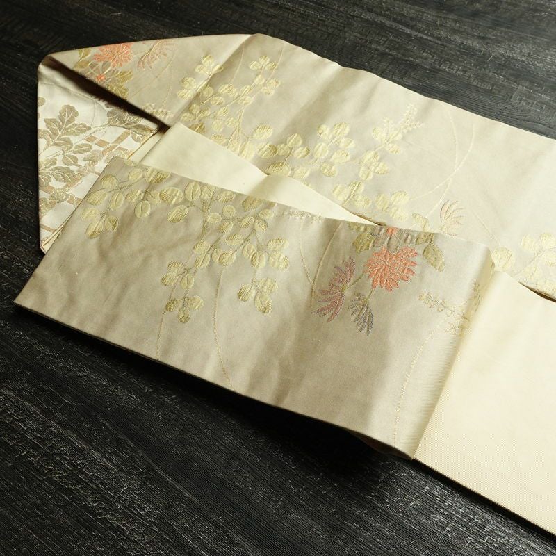 名古屋帯 六通柄 正絹 花柄 名古屋仕立て なごや帯 リサイクル帯 帯 箔 金糸 ベージュ_画像21