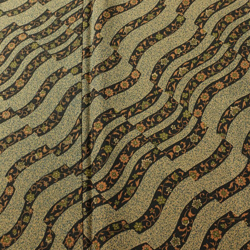 小紋 良品 しつけ糸付き 正絹 幾何学柄・抽象柄 袷仕立て 身丈166.5cm 裄丈67cm リサイクル着物 着物 未使用品 茶_画像6