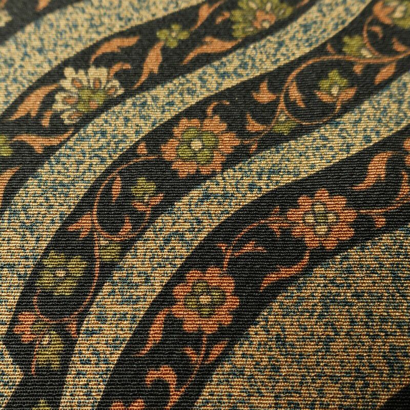 小紋 良品 しつけ糸付き 正絹 幾何学柄・抽象柄 袷仕立て 身丈166.5cm 裄丈67cm リサイクル着物 着物 未使用品 茶_画像9