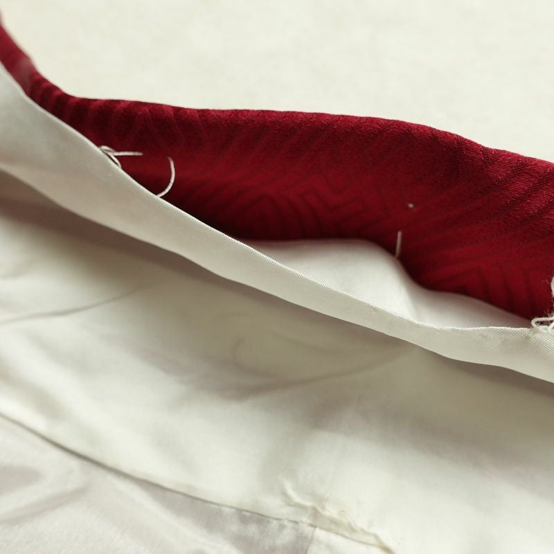 振袖 金駒刺繍 絞り 正絹 古典柄 袷仕立て 身丈168.5cm 裄丈68cm リサイクル着物 着物 刺繍 箔 成人式 二十歳 二十歳の集い フォーマル 赤紫 紫・藤色_画像21