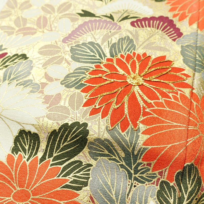 振袖 良品 金駒刺繍 トールサイズ 正絹 花柄 袷仕立て 身丈178.5cm 裄丈71.5cm リサイクル着物 着物 箔 成人式 二十歳 二十歳の集い フォーマル 紅葉 松 菊 桜 橙_画像10
