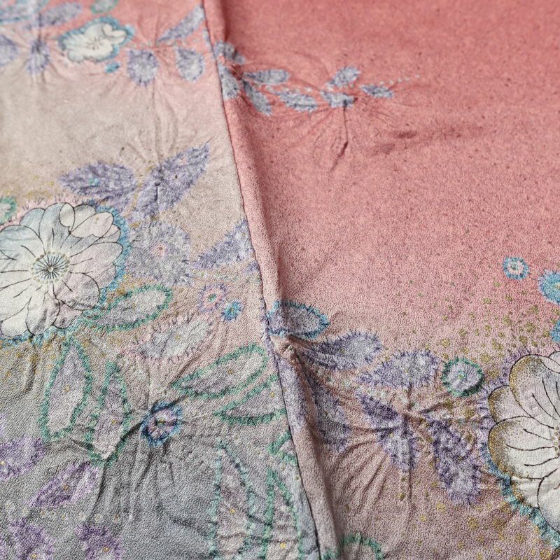 訪問着 良品 一つ紋付き 辻が花 正絹 花柄 袷仕立て 身丈162.5cm 裄丈64cm リサイクル着物 着物 金彩 ピンク_画像12