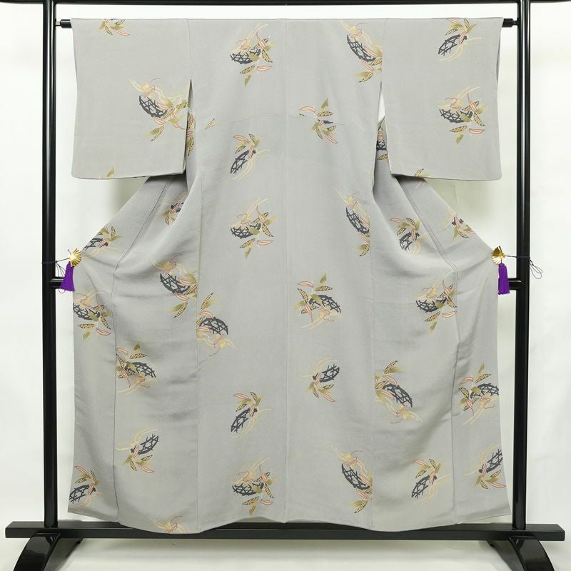 小紋 縮緬 正絹 古典柄 袷仕立て 身丈153.5cm 裄丈63cm リサイクル着物 着物 金彩 グレー_画像1