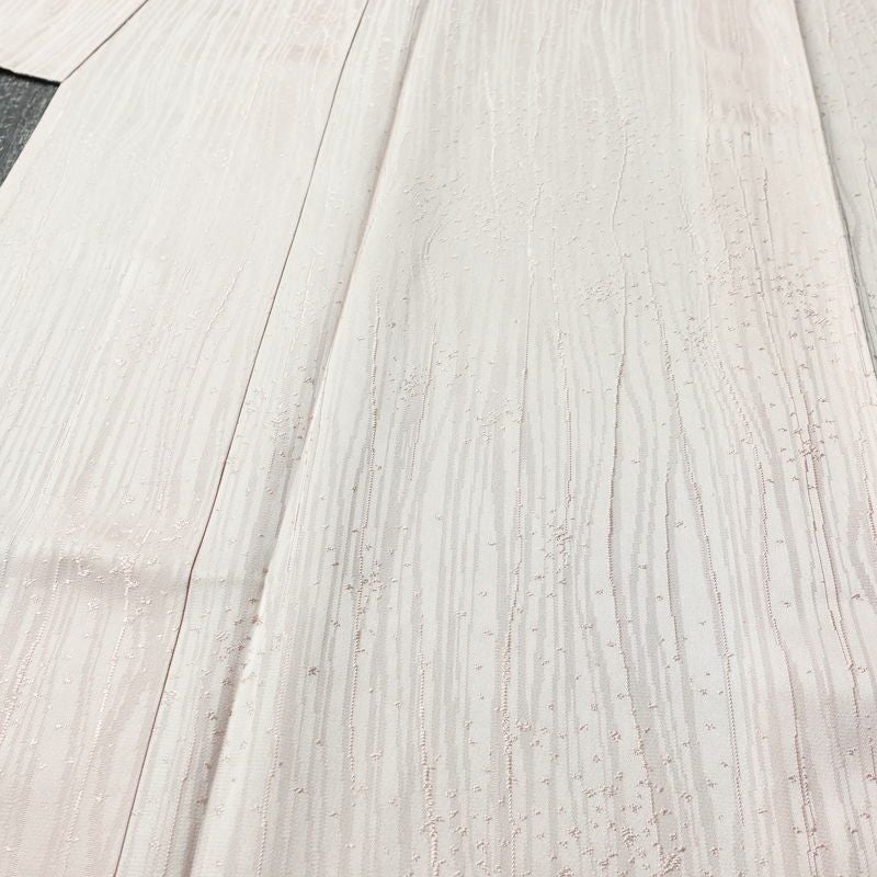 単衣 色無地 美品 しつけ糸付き 一つ紋付き 正絹 縞柄・線柄 単衣仕立て 身丈163cm 裄丈63cm リサイクル着物 着物 お茶会 ピンク_画像5