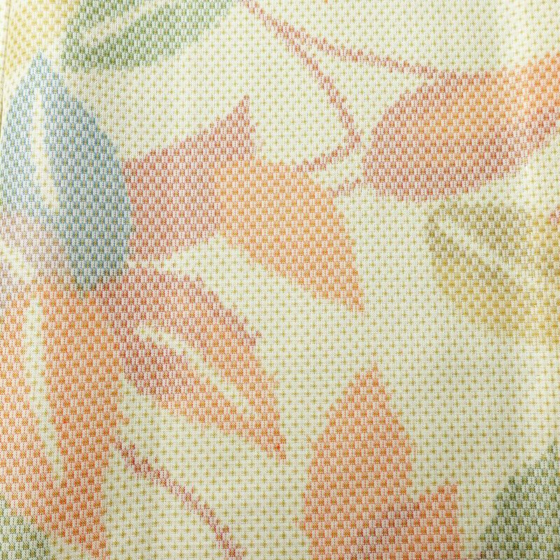 単衣 紬 良品 しつけ糸付き 正絹 木の葉・植物柄 単衣仕立て 身丈156cm 裄丈64cm リサイクル着物 着物 紬地 紬着物 クリーム_画像7