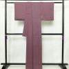 色無地 落款入り 一つ紋付き 正絹 古典柄 袷仕立て 身丈161.5cm 裄丈62cm リサイクル着物 着物 お茶会 フォーマル 紫・藤色_画像2