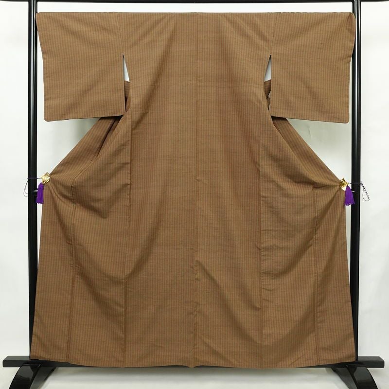 紬 良品 正絹 縞柄・線柄 袷仕立て 身丈160cm 裄丈69cm リサイクル着物 着物 モダン カジュアル 茶_画像1