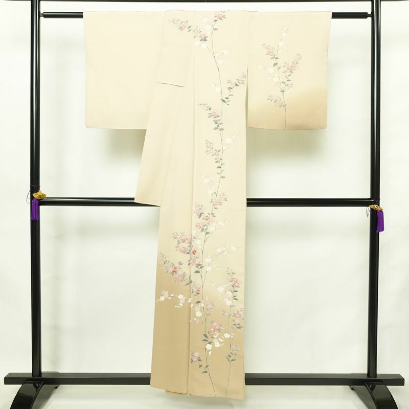 訪問着 正絹 木の葉・植物柄 袷仕立て 身丈155.5cm 裄丈64.5cm リサイクル着物 着物 刺繍 共八掛 入学式 卒業式 七五三 お宮参り フォーマル 上品 ピンクベージュ ベージュ_画像2