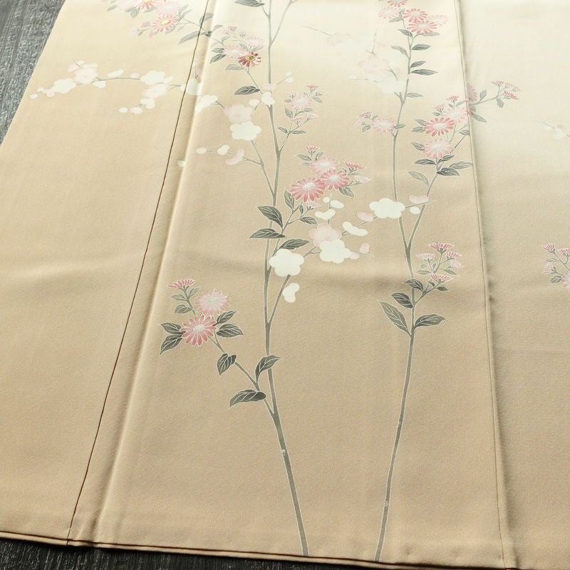 訪問着 正絹 木の葉・植物柄 袷仕立て 身丈155.5cm 裄丈64.5cm リサイクル着物 着物 刺繍 共八掛 入学式 卒業式 七五三 お宮参り フォーマル 上品 ピンクベージュ ベージュ_画像4