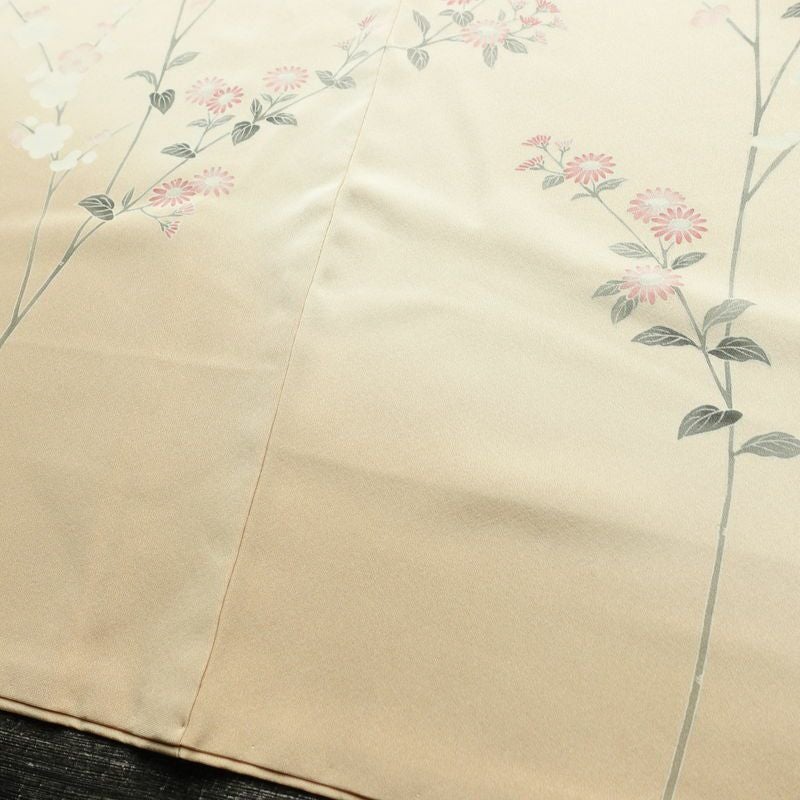 訪問着 正絹 木の葉・植物柄 袷仕立て 身丈155.5cm 裄丈64.5cm リサイクル着物 着物 刺繍 共八掛 入学式 卒業式 七五三 お宮参り フォーマル 上品 ピンクベージュ ベージュ_画像10