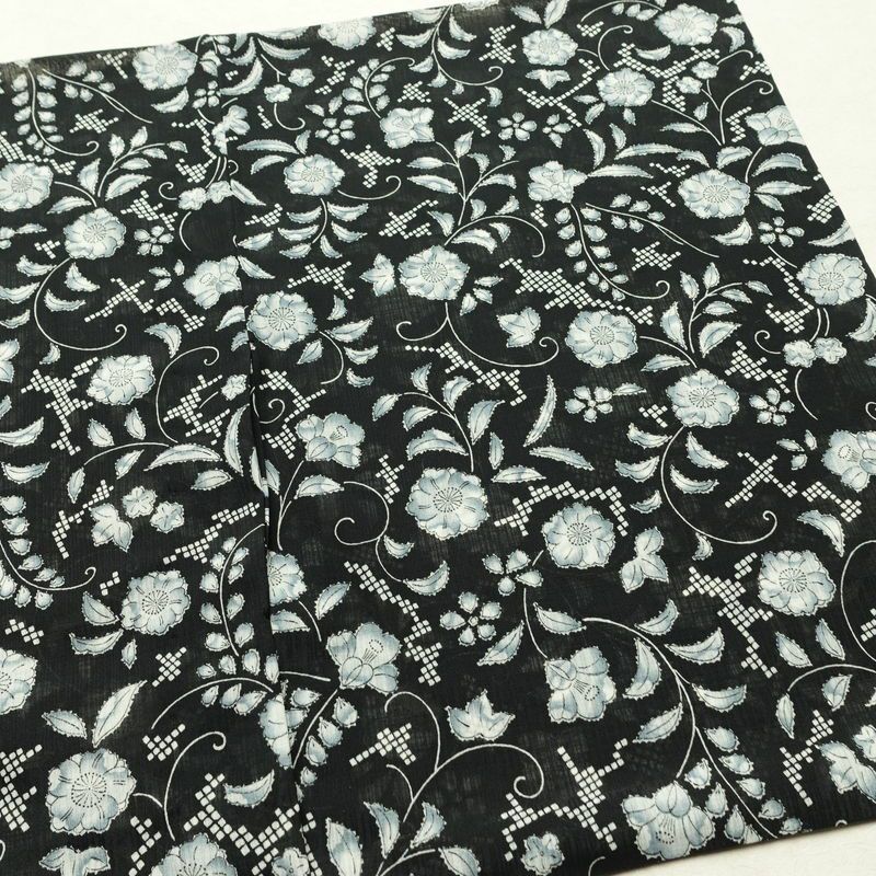盛夏 小紋 美品 ポリエステル 花柄 単衣仕立て 身丈161.5cm 裄丈65cm リサイクル着物 着物 黒_画像12