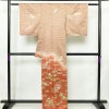 付け下げ 良品 落款入り しつけ糸付き 綸子 正絹 古典柄 袷仕立て 身丈167.5cm 裄丈67cm リサイクル着物 着物 刺繍 箔 金彩 入学式 卒業式 七五三 お宮参り フォーマル 籠目 菊 茶_画像2