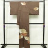 訪問着 絞り 綸子 正絹 古典柄 袷仕立て 身丈160cm 裄丈68cm リサイクル着物 着物 刺繍 箔 共八掛 金彩 卒業式 七五三 お宮参り フォーマル 扇面 茶_画像2