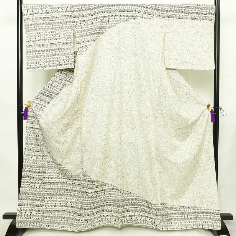 訪問着 良品 川村久太郎 落款入り セット品 長襦袢付き 正絹 幾何学柄・抽象柄 袷仕立て 身丈165cm 裄丈68.5cm リサイクル着物 着物 紬地 白_画像1