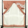 訪問着 美品 絞り 綸子 一つ紋付き 正絹 木の葉・植物柄 袷仕立て 身丈161cm 裄丈66cm リサイクル着物 着物 刺繍 金彩 入学式 卒業式 七五三 お宮参り フォーマル ピンク_画像3