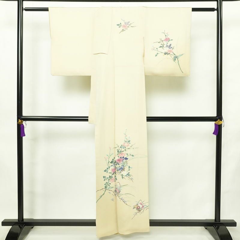 付け下げ 良品 縮緬 正絹 花柄 袷仕立て 身丈157cm 裄丈64.5cm リサイクル着物 着物 入学式 卒業式 七五三 お宮参り フォーマル 上品 クリーム_画像2