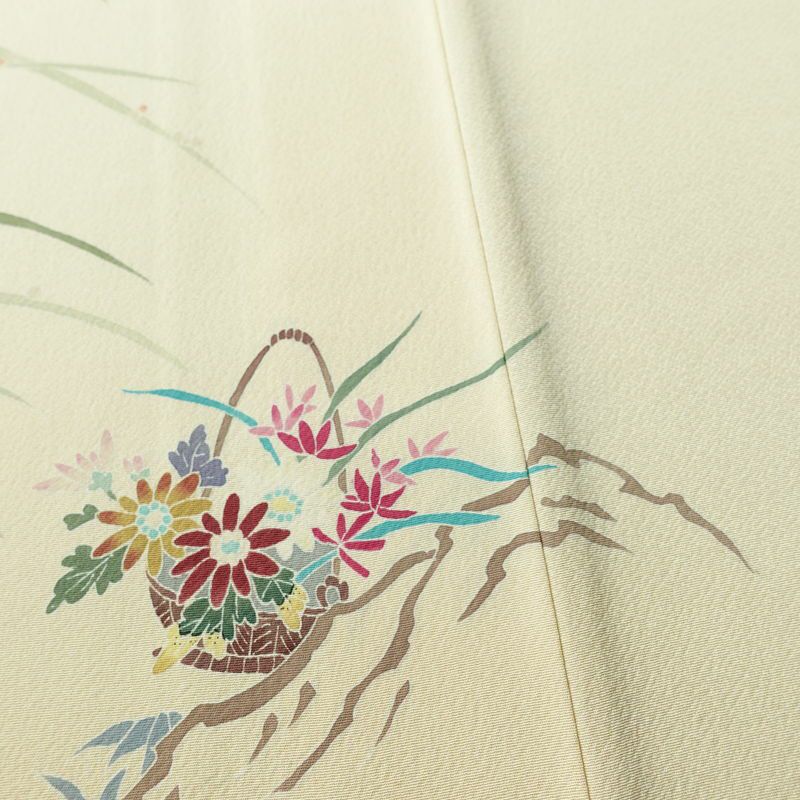 付け下げ 良品 縮緬 正絹 花柄 袷仕立て 身丈157cm 裄丈64.5cm リサイクル着物 着物 入学式 卒業式 七五三 お宮参り フォーマル 上品 クリーム_画像13