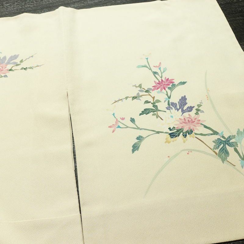 付け下げ 良品 縮緬 正絹 花柄 袷仕立て 身丈157cm 裄丈64.5cm リサイクル着物 着物 入学式 卒業式 七五三 お宮参り フォーマル 上品 クリーム_画像15