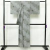 単衣 紬 正絹 蝶・昆虫柄 単衣仕立て 身丈153.5cm 裄丈63cm 紬着物 リサイクル着物 着物 グレー_画像2