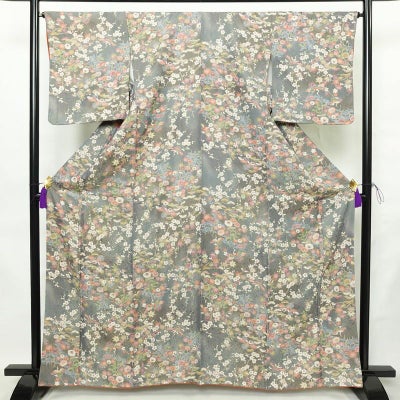 小紋 良品 しつけ糸付き 正絹 木の葉・植物柄 袷仕立て 身丈164cm 裄丈65cm リサイクル着物 着物 金彩 紅葉 松 菊 ブルーグレー グレー