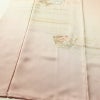 付け下げ 美品 しつけ糸付き スワトウ刺繍 綸子 正絹 古典柄 袷仕立て 身丈163.5cm 裄丈64.5cm リサイクル着物 着物 刺繍 入学式 卒業式 七五三 お宮参り フォーマル 上品 扇面 ピンク_画像4