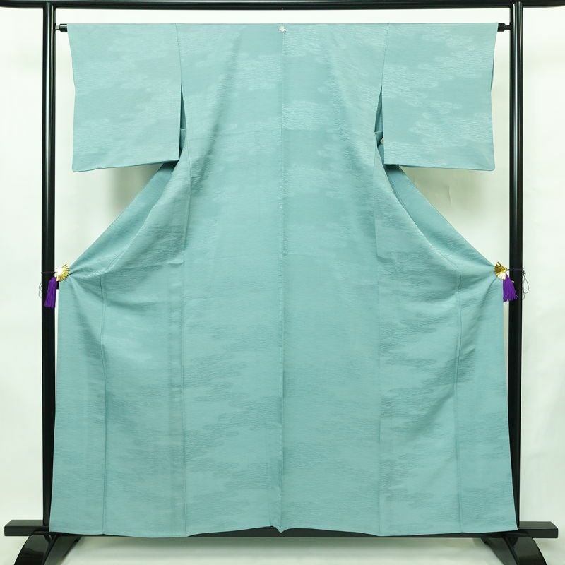 単衣 色無地 美品 一つ紋付き 正絹 雲柄 単衣仕立て 身丈158.5cm 裄丈64cm リサイクル着物 着物 お茶会 フォーマル 上品 白群色 青・紺_画像1