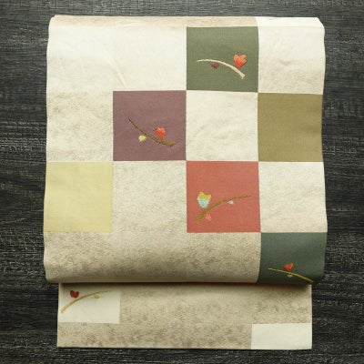 名古屋帯 六通柄 正絹 木の葉・植物柄 名古屋仕立て なごや帯 リサイクル帯 帯 モダン クリーム