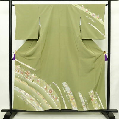 訪問着 美品 しつけ糸付き 金駒刺繍 縮緬 正絹 花柄 袷仕立て 身丈156cm 裄丈64cm リサイクル着物 着物 箔 共八掛 金彩 入学式 卒業式 七五三 お宮参り フォーマル 緑・うぐいす色