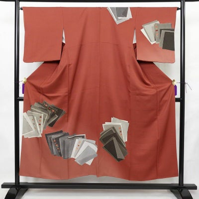 付け下げ 正絹 古典柄 袷仕立て 身丈150.5cm 裄丈64.5cm リサイクル着物 着物 刺繍 金彩 フォーマル 赤・朱